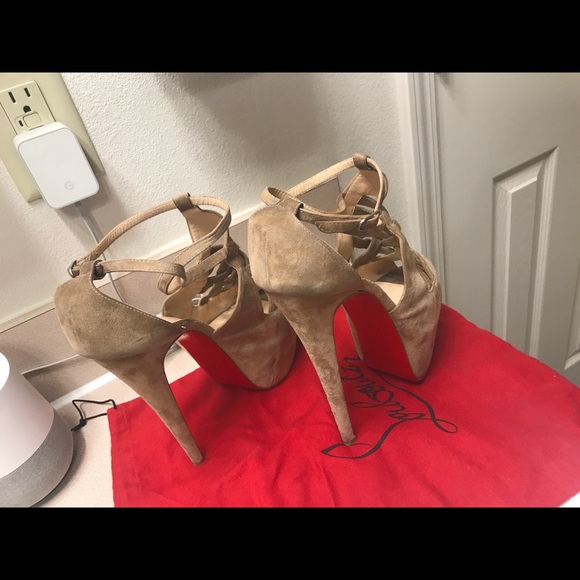 Louboutin Carlota - Picture 2 of 7